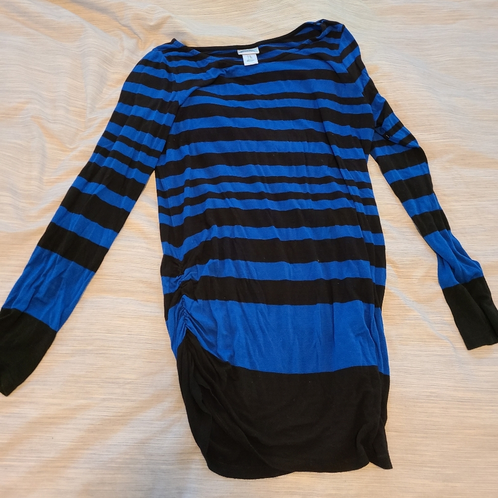 Long sleeved maternity tee